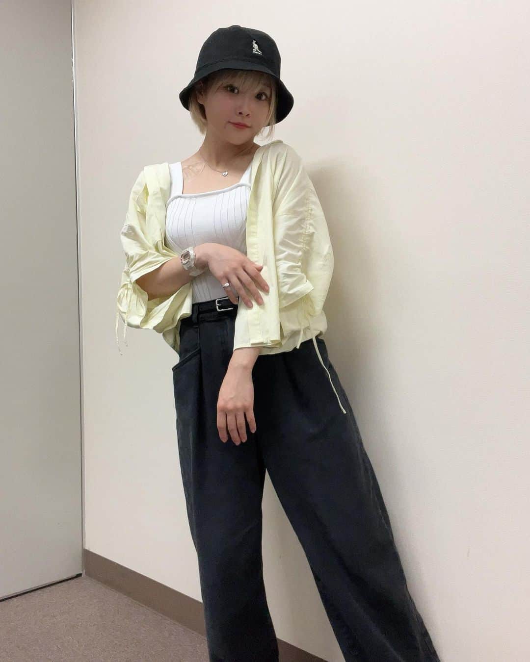 のインスタグラム：「👖 @lily_brown_official  🎽 @pageboy_pr  🧥 @ungrid_official  👒 @kangol   #なつぽい #natsupoi  #ぽいコーデ」
