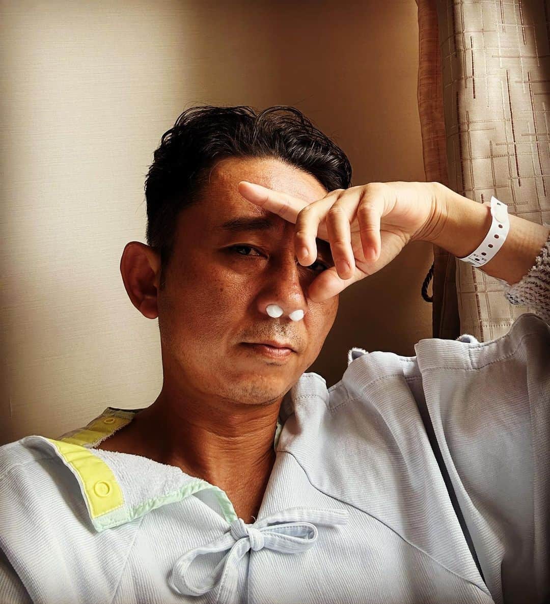 有吉弘行のインスタグラム：「というわけで手術完了でーす。最高ー。 詳細は、またラジオでお会いしましょう。」
