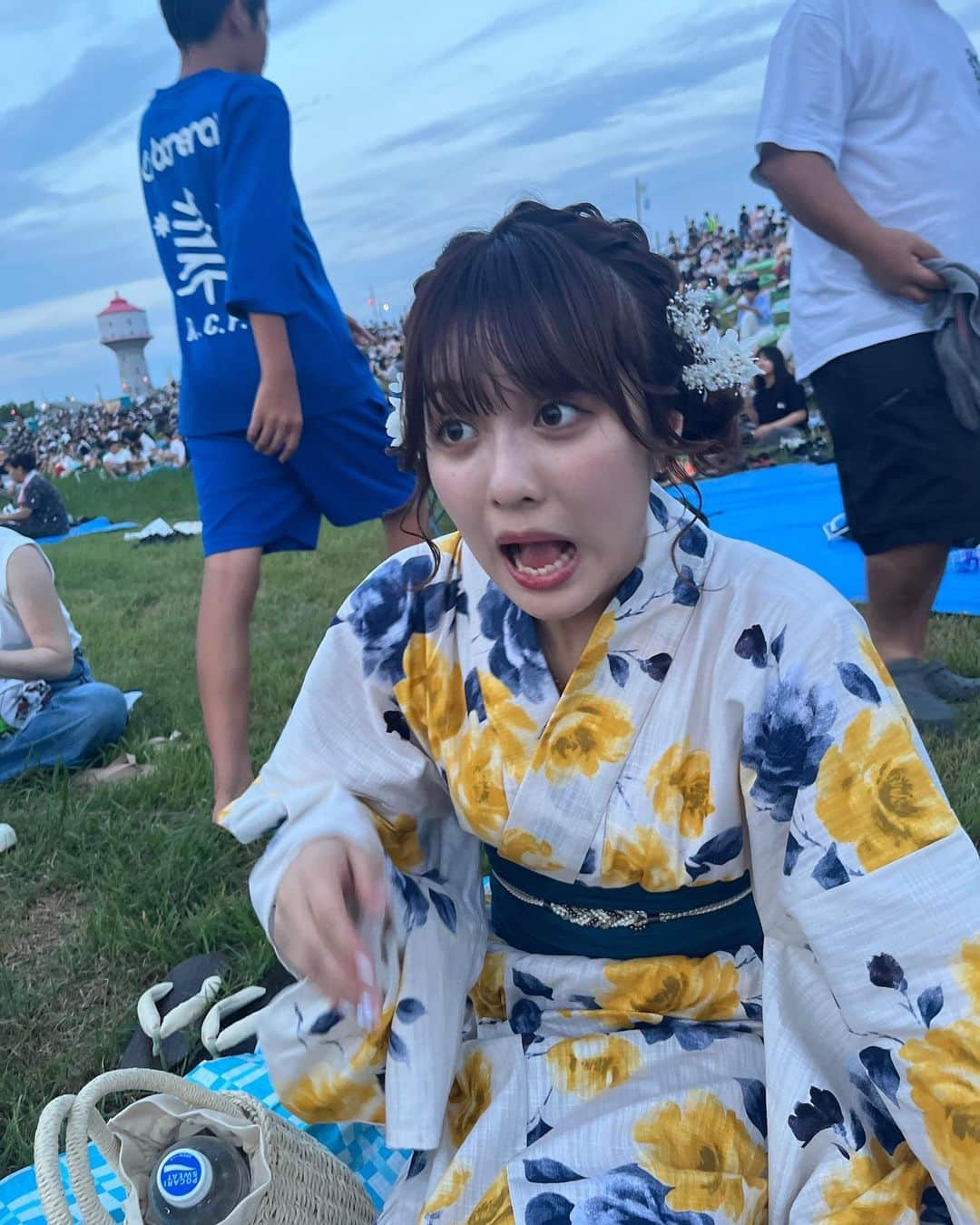 あみち。さんのインスタグラム写真 - (あみち。Instagram)「最後の写真やばい笑笑 虫さん怖かったにゃ〜〜^._.^ 髪の毛　@__harugram.7 さんにやってもらったのー！！天才さん🫶🏼」8月11日 19時20分 - ami_._._suzuki