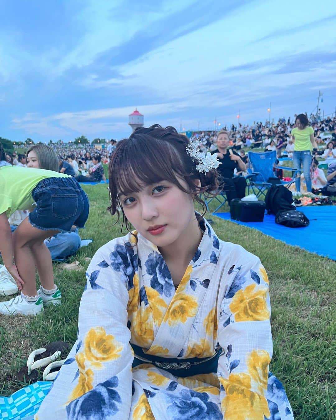 のインスタグラム：「最後の写真やばい笑笑 虫さん怖かったにゃ〜〜^._.^ 髪の毛　@__harugram.7 さんにやってもらったのー！！天才さん🫶🏼」