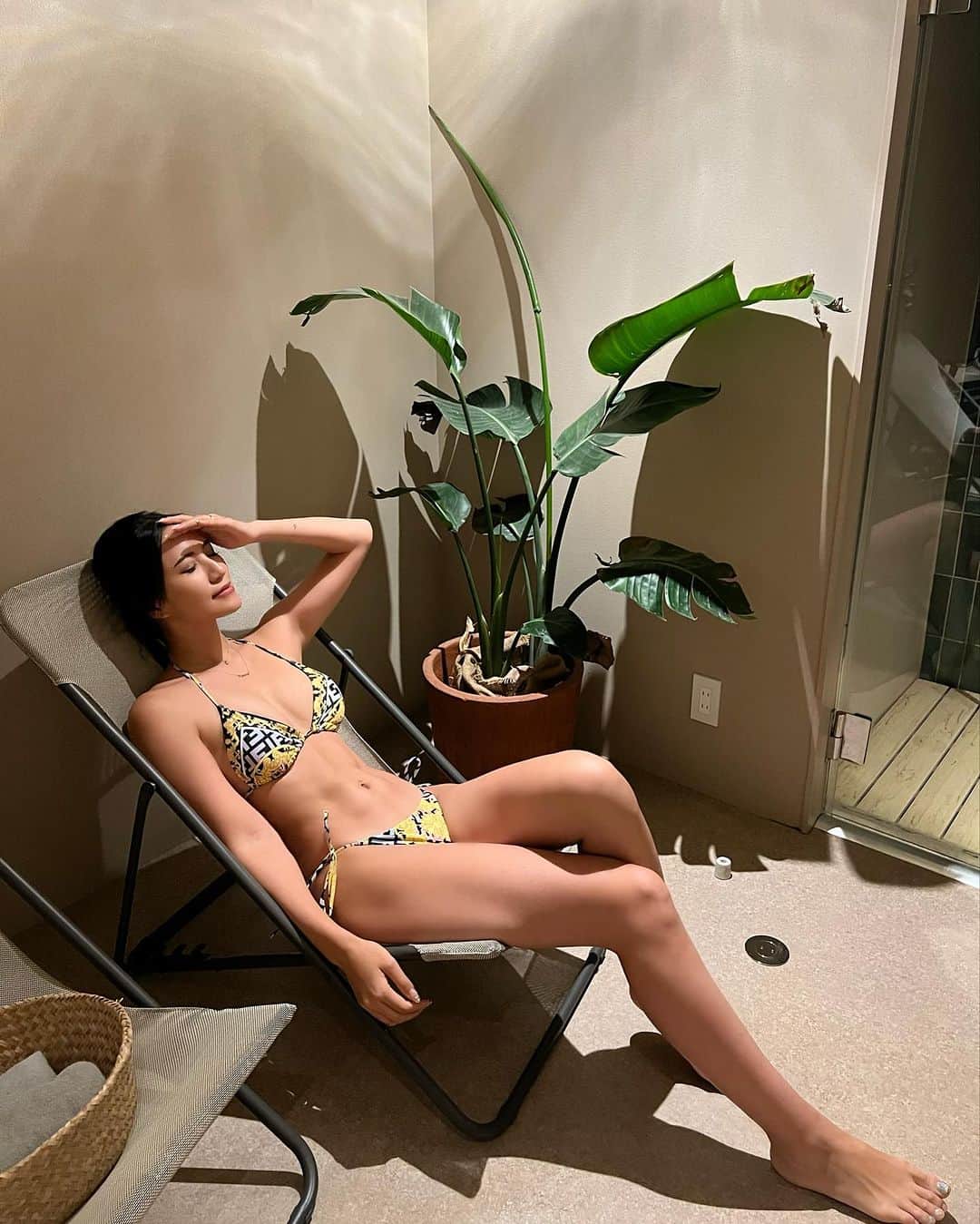 のインスタグラム：「サ活レポ🧖  外苑前にあるプライベートサウナ @sway_gaienmae でサ活♨️✨  完全個室のSwayは あたたかみのある空間が特徴的🥰  パウダールームは個室と別にあるから 帰りの支度時間を気にせず 予約枠いっぱいいっぱいまで サ活できるのも嬉しい❤️  人数別に個室があるから のんびり女子会にもソロサウナでも🙆‍♀️  この日のサ活Vlog作ってみてるから 完成したらまたUPします❤️」