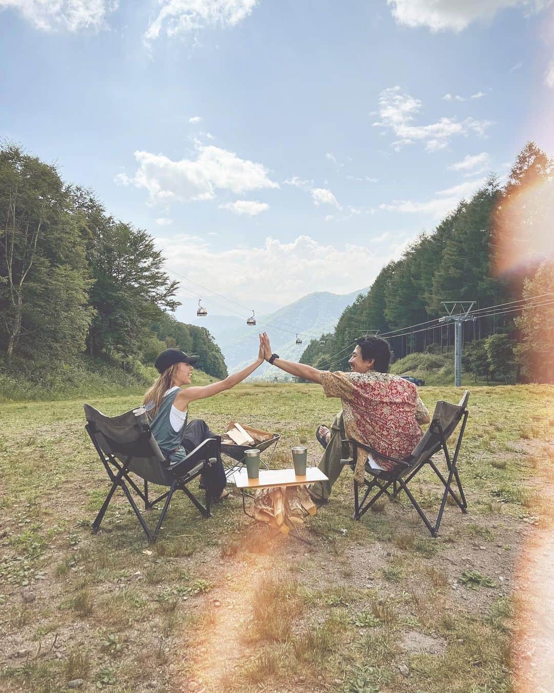 階上実穂さんのインスタグラム写真 - (階上実穂Instagram)「今年の誕生日は大自然の中で🌞🍃 天気も怪しかったけど晴れてよかったー♩¨̮⑅*ぶーちゃん似の可愛い鹿ちゃんにも会えた🦌  𝖭𝖹ぶりのリュージュは歳をとったのかノーブレーキはもうさすがに怖すぎて無理だった😭  キャンプ場のライブカメラに向かって必死に𝟪/𝟨生まれをアピールするをやつ。最後までスワイプしてね🫣❤️‍🔥  #mybirthday #enjoylife #35th #happybirthday #birthdaygirl #august #birthdaytrip #gunma #japantravel #luge #camp #camping #outdoor #summervibes #8月6日生まれ #誕生日 #誕生日旅行 #群馬 #丸沼 #丸沼高原 #丸沼高原オートキャンプ場 #リュージュ #キャンプ #アウトドア #ルーフテントのある生活」8月11日 19時33分 - miho_ishigami