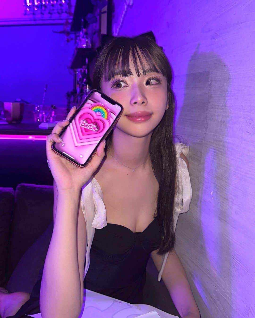 麻生果恩のインスタグラム：「お友達とBarbieのpink partyしたの💞✨  何枚目が好きですか？(🧁)  #Barbie#バービー#barbiestyle#barbiegirl」