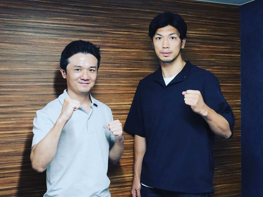 木村悠さんのインスタグラム写真 - (木村悠Instagram)「本日は村田諒太さんとのトークショー🥊 満員御礼で定員を上回る130名を超える方に参加頂きました！メディアの方も多数来られて盛り上がりました^_^大規模イベントでしたが無事に終わってホッとしてます！ 参加してくれた方が、皆さんとても喜んでくれたのが嬉しいですね😃ご参加頂きありがとうございました！  #ボクシング #boxing #トレーニング  #ボクサー  #世界チャンピオン #champion  #チャンピオン #木村悠 #二刀流 #boxer  #オンラインジム #村田諒太 #金メダリスト」8月11日 19時43分 - kimura.yu