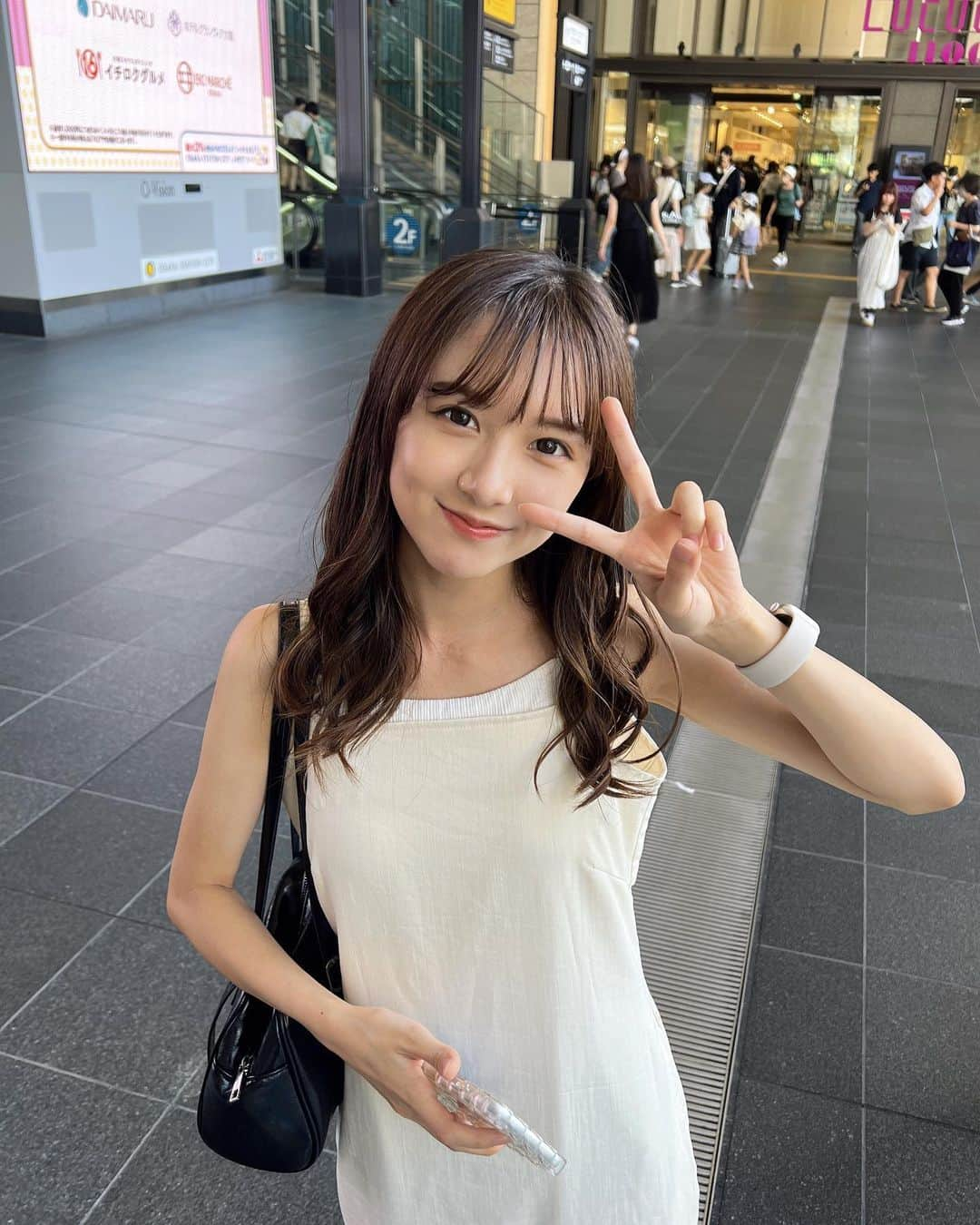 友恵温香さんのインスタグラム写真 - (友恵温香Instagram)「もかさんに撮ってもらったやつ🥺🤍 後でもかさんピン写も載せるよ😏😏    #ゴチャ14  #梅田  #大阪  #ミディアムヘア」8月11日 19時48分 - haruka7700