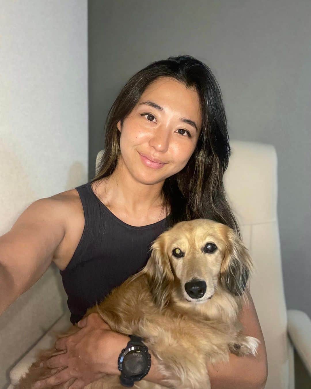 のインスタグラム：「写真とは全く関係ないんだけどね🤔  ミスコンの話。 講師やって今年で6年目になるけど 以前にも増してここ数年増えたなって思うんだけどね。  自分で発してる言葉の大切さとは？ って思うぐらい発言が気になる子が多い。  自分のウォーキング動画を振り返る中で 自分で自分自身を下蔑む発言が多い。  自分がやったパフォーマンスを 自分で蔑む。そうゆう発言してる以上 そこから上手くなることはないよ。  パフォーマンスには内面がより出る。 その内面は発言や姿勢全てに現れる。  自分の発言で自分自身を卑下するのは辞めなさい。  そういった自分に対して ネガティヴ、マイナスな発言をしてる事に まず気付きましょう！  パフォーマンスの改善点を出すのと 自分のパフォーマンスを否定して卑下するのとでは 全く違いますよ。  そうゆう発言をしてしまうのは 普段から無意識に自分を否定したり卑下してたりする。  そうゆう視点で生きてることに 気付きなさい！！  #ミスコン講師 とは」