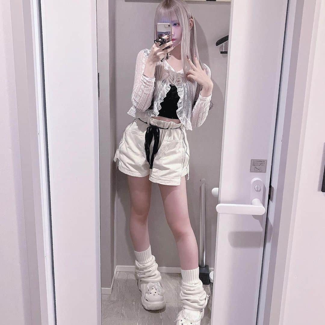 凸守すずのインスタグラム：「🩶🩶」
