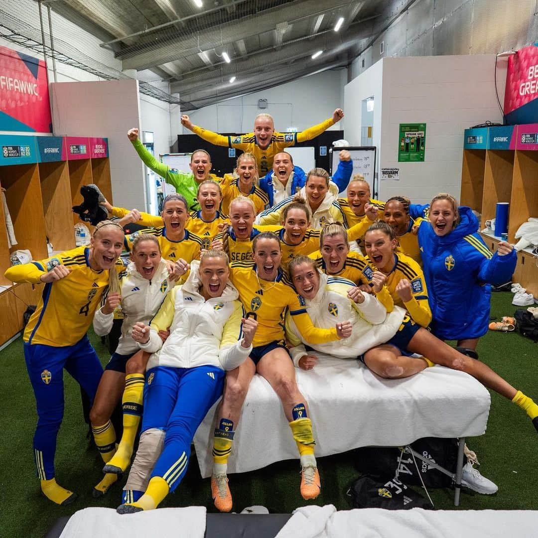 ソフィア・ヤコブソンさんのインスタグラム写真 - (ソフィア・ヤコブソンInstagram)「YEEES this TEAM is through to the semis! 🫶🇸🇪」8月11日 20時12分 - sofiajakobsson