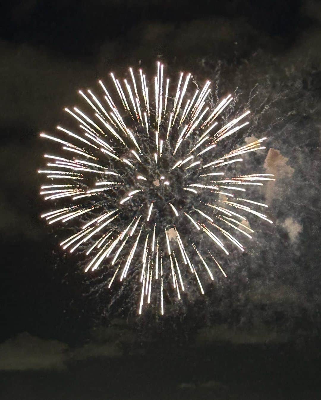 吉河美希のインスタグラム：「花火🎇最高じゃった👍」