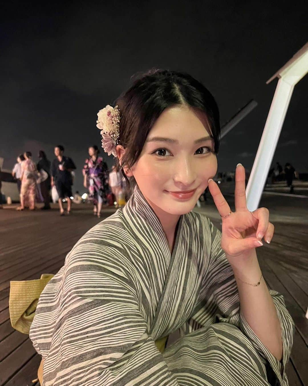 本庄鈴さんのインスタグラム写真 - (本庄鈴Instagram)「⁡ ⁡ ⁡ ⁡ お水しっかり飲みながら 夏思いっきり楽しんじゃお𓂃 𓈒𓏸 ⁡ ⁡ ⁡ ⁡ ⁡ ⁡ #instagram  #japanese  #summer  #夏祭り  #浴衣  #花火  #屋台  #りんご飴」8月11日 20時20分 - honjo_suzu