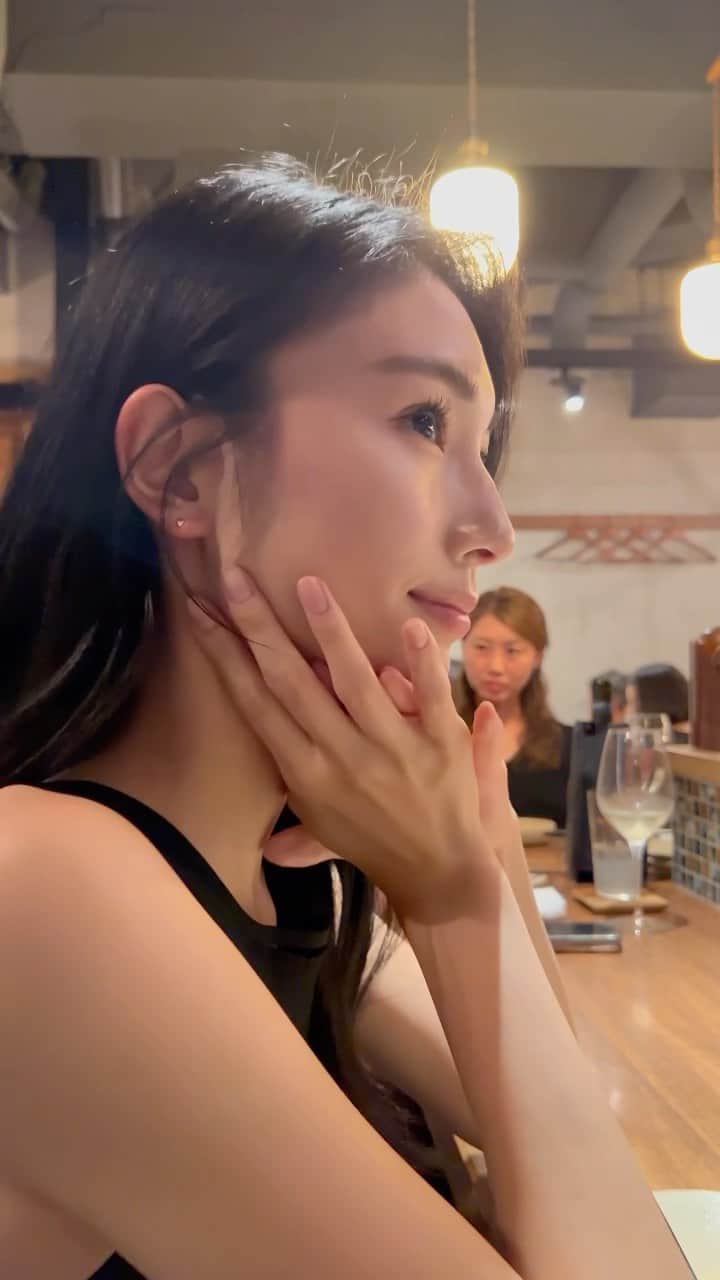 西村円花のインスタグラム：「だいすきなお店で🍷🖤」