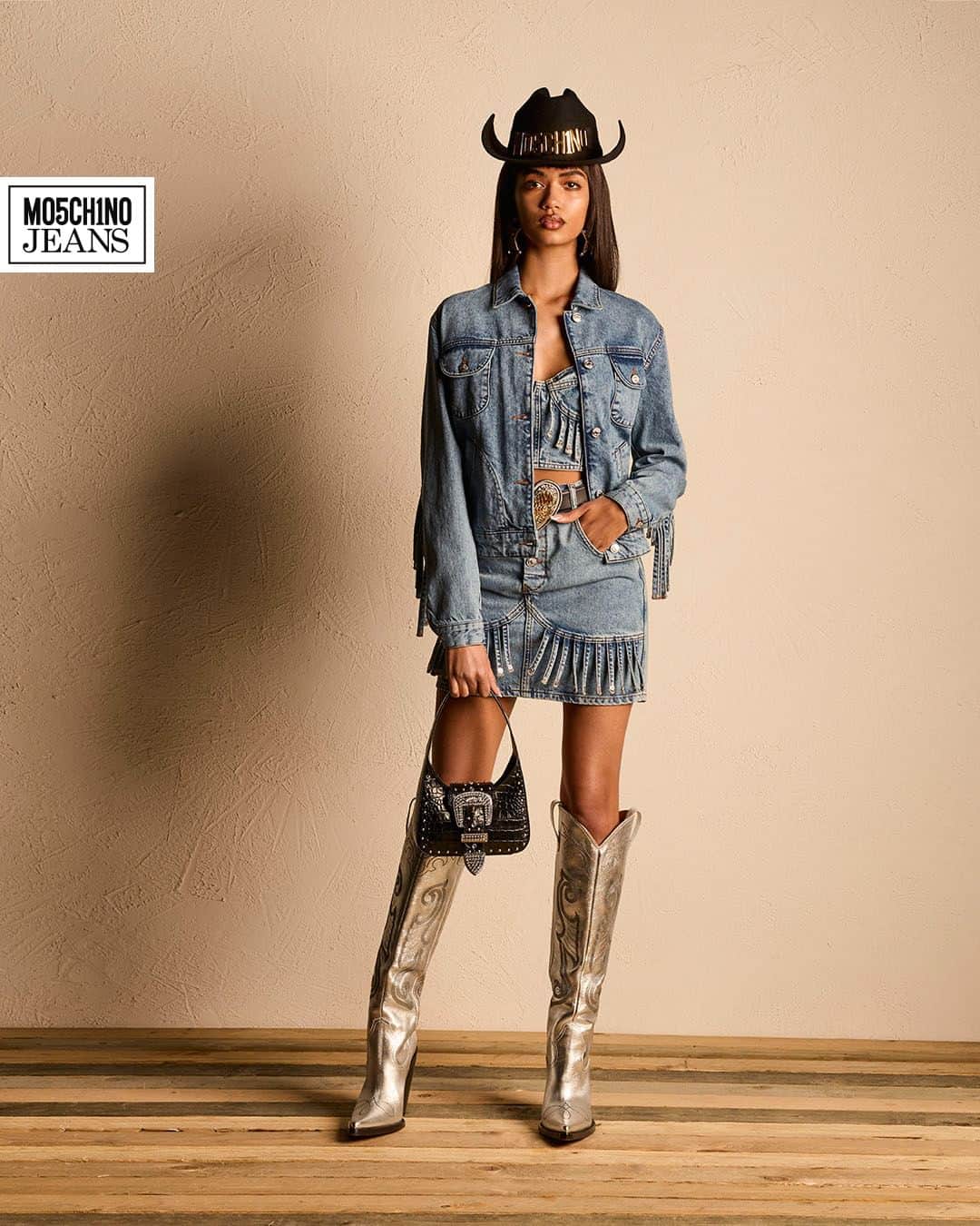 Moschinoさんのインスタグラム写真 - (MoschinoInstagram)「Less rodeo, more Rodeo Drive. Hemlines get shorter, and fringe is the star detail of our newest M05CH1N0 JEANS capsule.   More signature styles are waiting at the link in our bio.   #Moschino #MoschinoJeans」8月11日 20時30分 - moschino