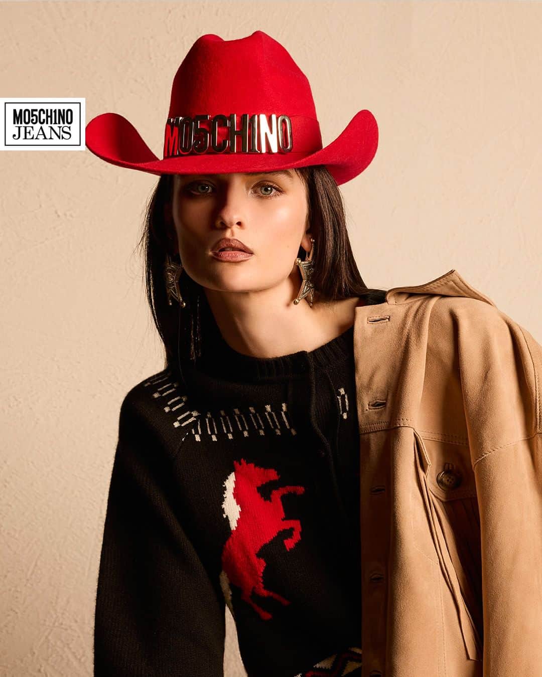 Moschinoのインスタグラム：「Less rodeo, more Rodeo Drive. Hemlines get shorter, and fringe is the star detail of our newest M05CH1N0 JEANS capsule.   More signature styles are waiting at the link in our bio.   #Moschino #MoschinoJeans」