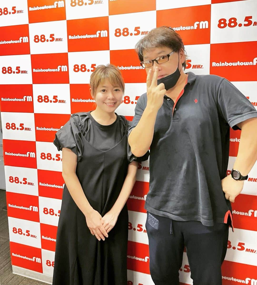 野澤美仁のインスタグラム：「ミサトーナイト！！ 先週のゲストは、TAROかまやつさんでした！ありがとうございました！ 9月3日のコンサートたのしみです😊  今週のゲストは、アーティストのTIKOさんです！  レインボータウンFMミサトーナイトでは、リクエスト曲お待ちしております。 ラジオネームと選曲した理由やエピソードを教えてください！ info@885fm.jp、ミサトーナイト！宛にメールください❤️  ミサトーナイト！！毎週金曜日22時から聴いてください！YouTubeLIVE、アプリListen Radioでも聴けます！  #FM88.5#listenradio #リスラジ #youtubelive #ミサトーナイト#goodnight#art#radio #hair#haircolor #art #RABBIT#art#artist#ash #pet#うさぎ #travel#travelphotography #ミサトーナイト#color#happy#smile#taroかまやつ」