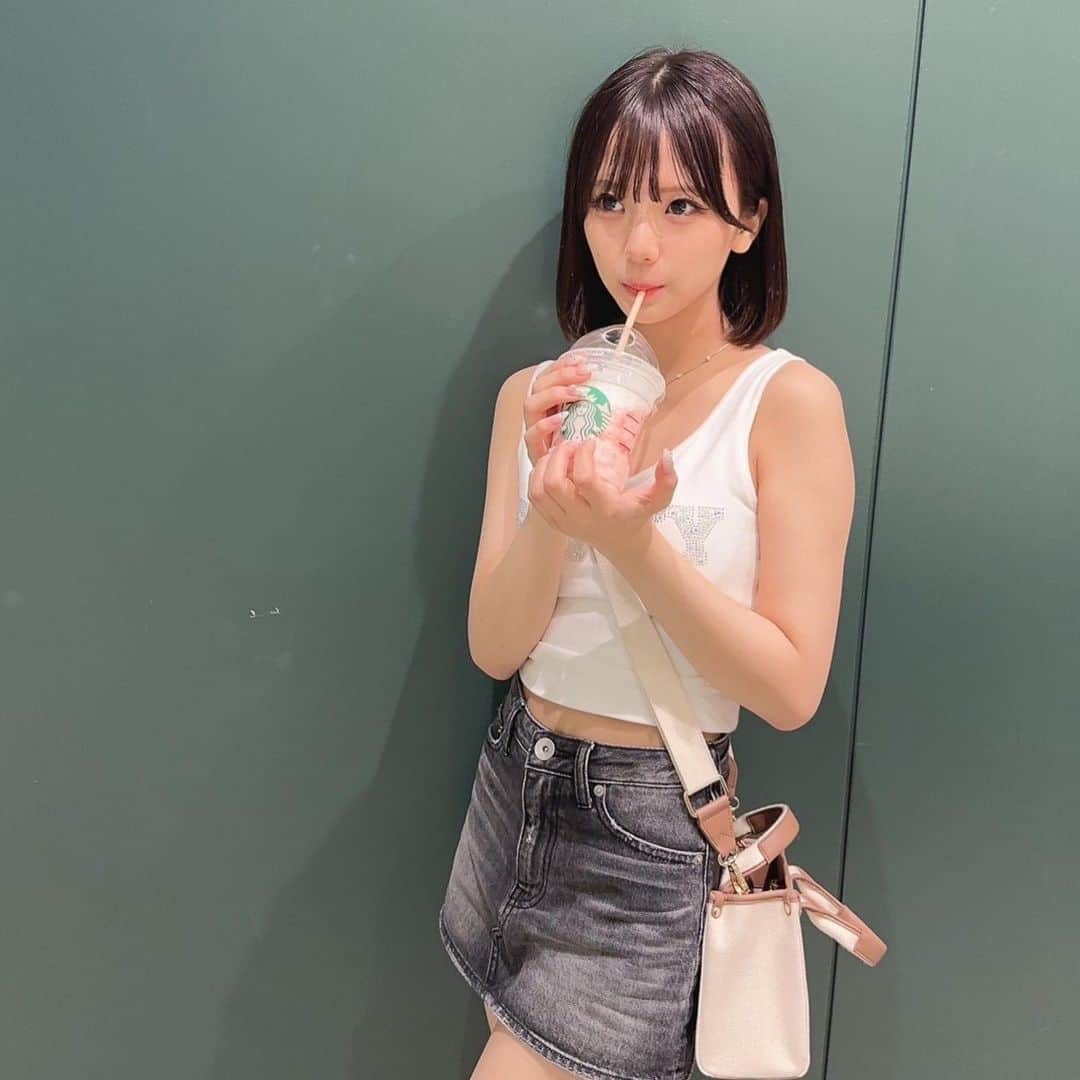 みつきなんだよねのインスタグラム：「スタバのいちごうまい！！！」