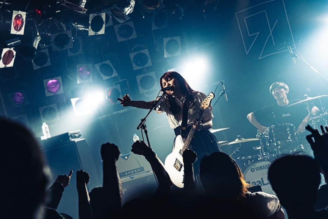 Ryokoのインスタグラム：「ЯeaL Яock Яevolution vol.13  ЯeaL vs Suspended 4th  @NAGOYA ell.FITS ALL photo by（ @shomawowwow ） .  #ЯeaL #ЯeaL10周年 #nagoya #band #girlsband #japanese #live #livephotography #livephoto #ライブフォト #vocal #gl #freedom #telecaster #ギターボーカル #ボーカル #japanesegirl #vocalist #邦ロック #rock #rockband #photography #followme #데일리룩 #맞팔 #팔로우 #데일리 #좋아요 #얼스타그램」