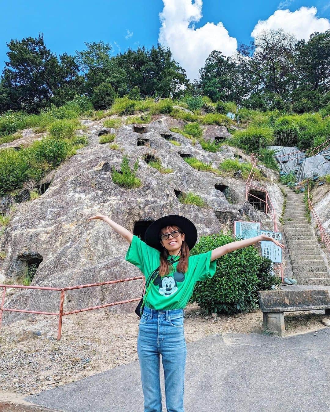 若槻千夏のインスタグラム：「埼玉少し帰れました‼︎  恒例の百穴😎🌻🌻🌻🌻」