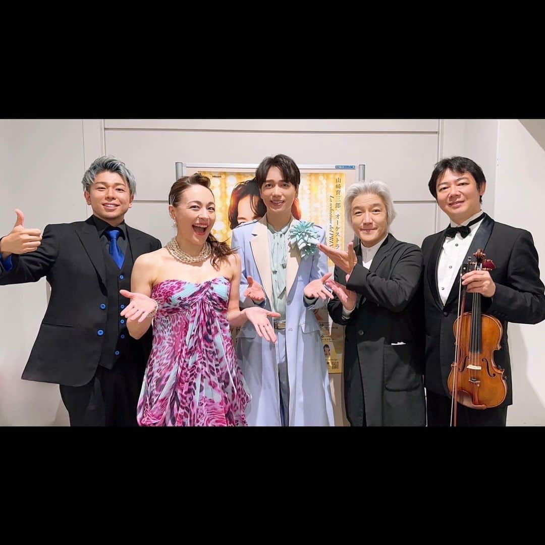 山崎育三郎さんのインスタグラム写真 - (山崎育三郎Instagram)「本日長野公演！  圧巻の満席のお客様！！  ゲストの大好きなシルビアさん、本日初日、付け髭まで披露して下さったマエストロ栗田博文さん、我らがこうへいさん、素晴らしい演奏で支えて下さった、コンサートマスター近藤薫さん、東京フィルハーモニー交響楽団の皆さん、そしてご来場頂いた皆様本当にありがとうございました。  今日だけの特別な空間を全力で楽しみました。  幸せ。  明後日また名古屋公演でお会いしましょうね。  #1936PRINCIPE」8月11日 20時36分 - ikusaburo_yamazaki