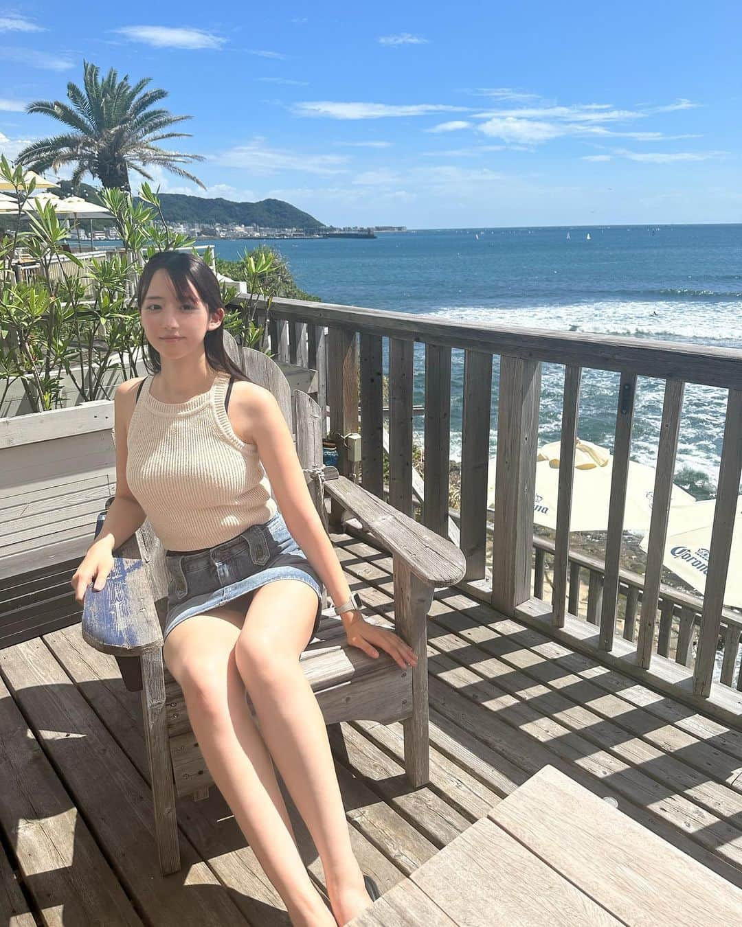 山崎あみさんのインスタグラム写真 - (山崎あみInstagram)「朝の帯番組 MUSIClockの スタッフさんと🏝️  休日も会って番組の話をしちゃうくらい 最近芸人さんが爆発しているので、  まだ聴いていない方！ radikoで 「MUSIClock」と検索して 聴いてみてください🤍」8月11日 20時56分 - __ami.yamazaki__