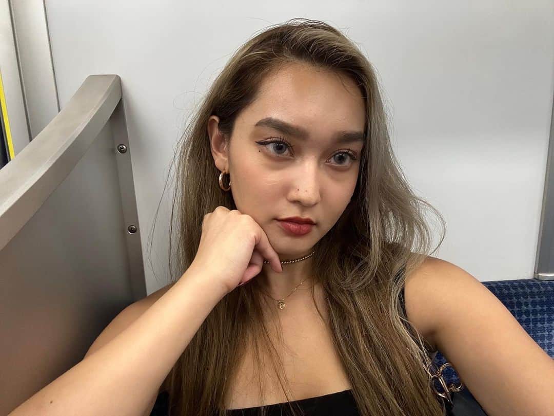 中野ケイナのインスタグラム：「TGIF🥂❤︎ #friday」