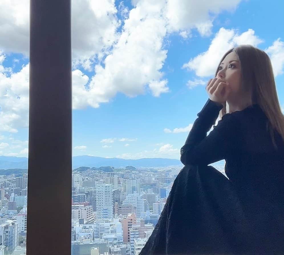MIURAMAIのインスタグラム：「THE RITZ-CARLTON✨️fukuoka  #リッツカールトン福岡 #福岡ホテル #夜景ホテル #福岡 #博多 #天神」