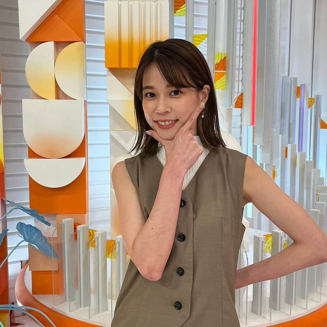 フジテレビ「めざましテレビ」さんのインスタグラム写真 - (フジテレビ「めざましテレビ」Instagram)「鈴木です！ 今日は山の日なんですね⛰️ 山にグランピングに行ってBBQでもしたいな～と思うのですが、行けそうにないのでおうちでのんびりしたいと思います😳  #鈴木唯」8月11日 21時03分 - mezamashi.tv