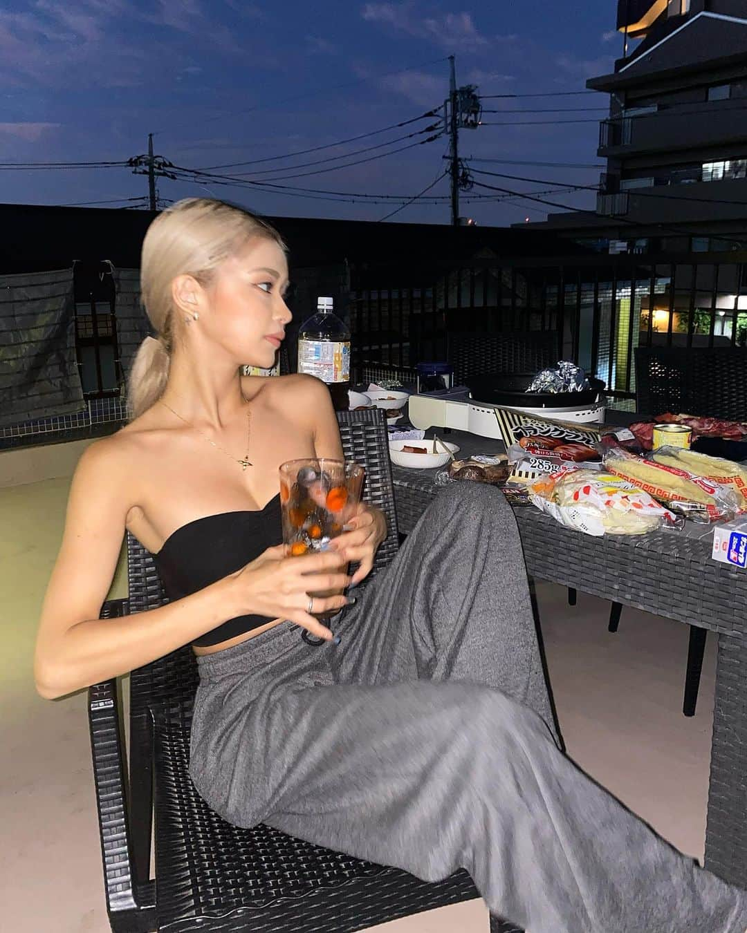 加藤美佳さんのインスタグラム写真 - (加藤美佳Instagram)「お盆スタートは 地元メンツでNight BBQなう🍖🫶🏽」8月11日 21時15分 - katomika1212