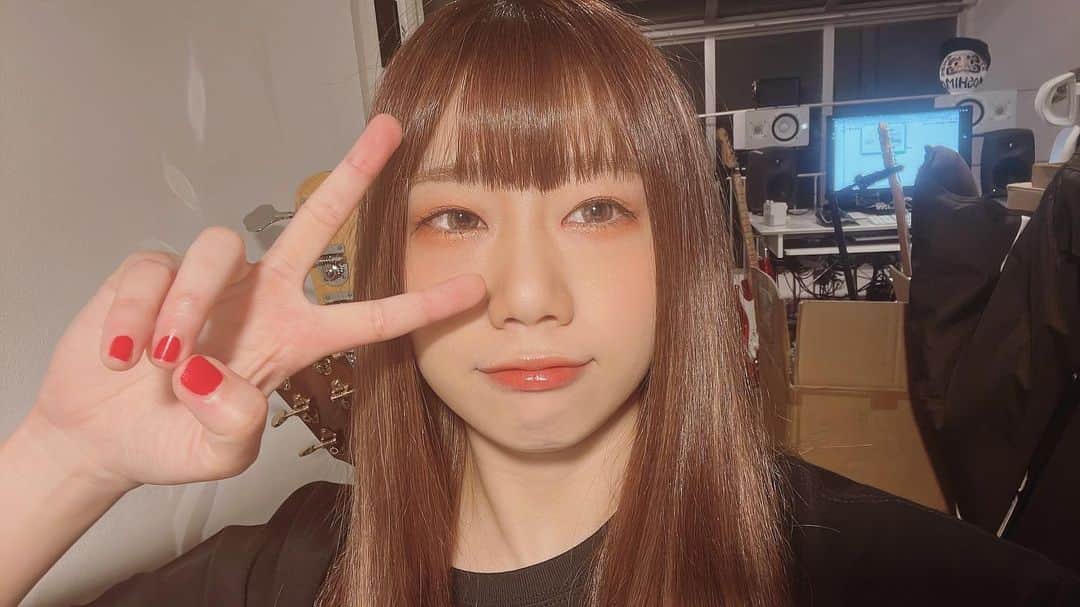 のインスタグラム：「父はアゴ長かった。 少し似てきたかな？🥹」