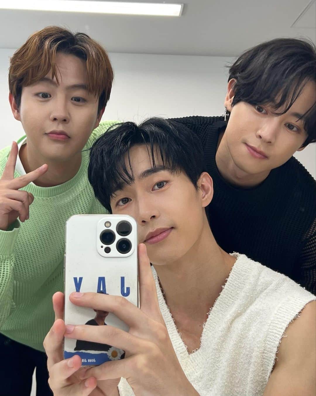 Jay のインスタグラム：「행복한 추억 고마워요~ 또 보자! 幸せな時間ありがとうー また会おう!」