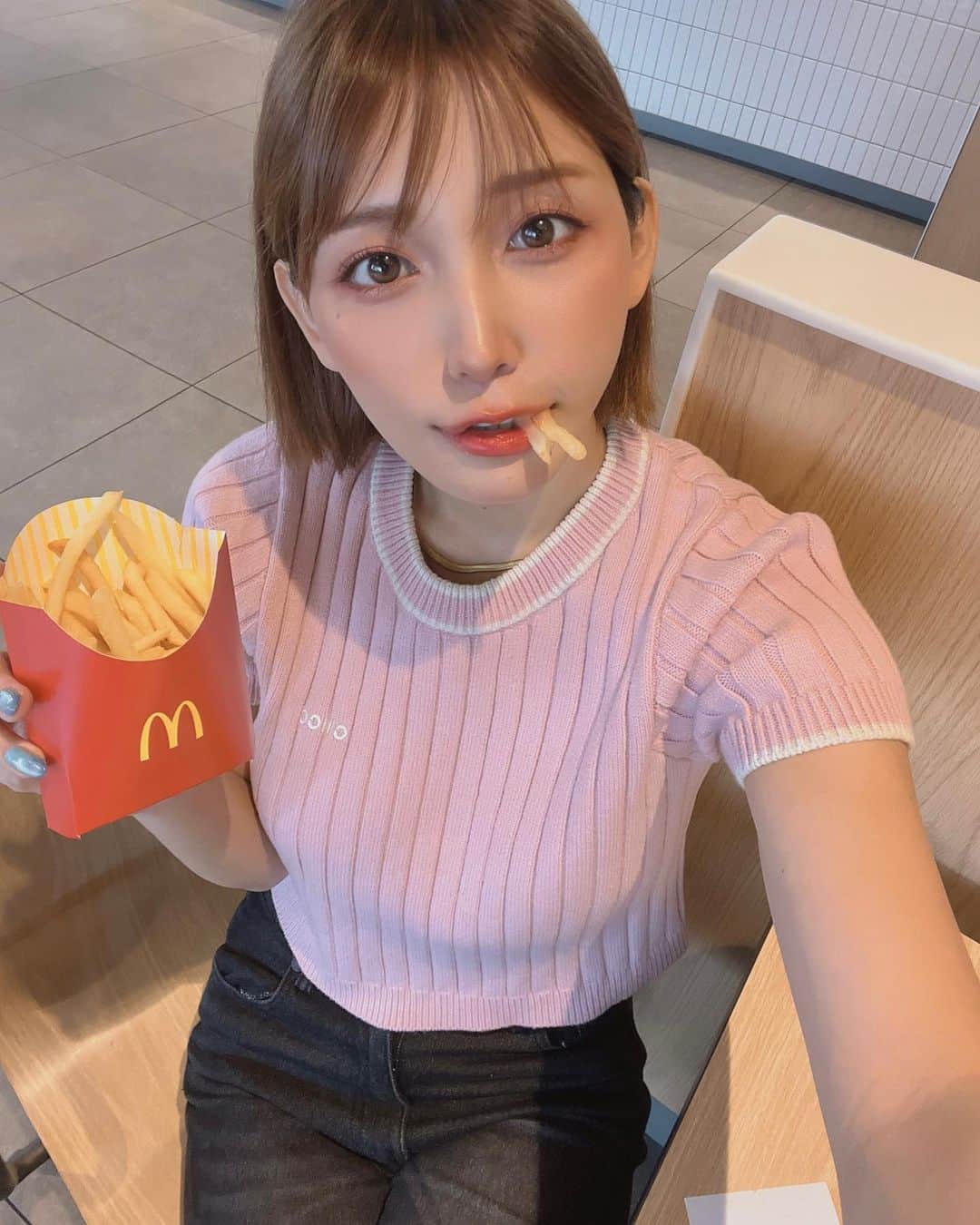 小島みゆのインスタグラム：「McDonald 🍟🍔✨」
