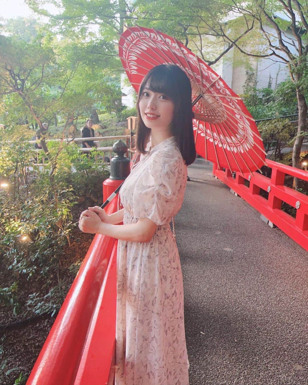 星名あゆみのインスタグラム：「庭を散歩⛩🎍🤍」