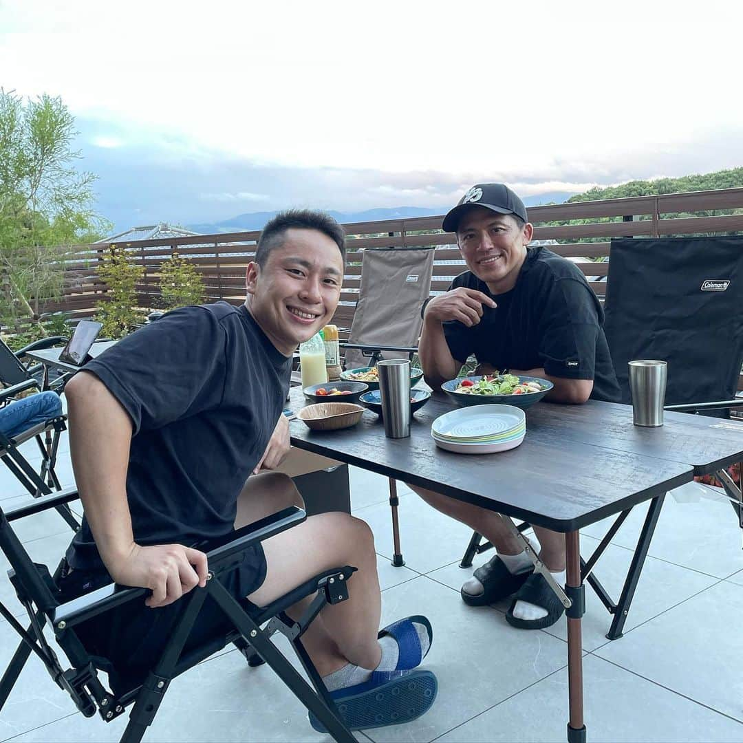 野村忠宏のインスタグラム：「. 奈良でのんびり #BBQ🍖🍺 #太田雄貴 #関西人 #滋賀 #奈良 #野村忠宏 #笑顔 #最高」