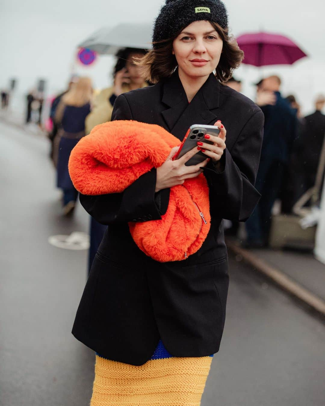 Nordstromさんのインスタグラム写真 - (NordstromInstagram)「Our team saw plenty of inspiring looks on the runways of Copenhagen's fashion week @cphfw but also got a peek into chillier weather street style. Showgoers flexed transitional layers, tried out menswear styles, trench coats, neutral tones, some seasonless white, lots of leather, and a few sightings of the latest It bag on the scene—Ferragamo's Prism style. Swipe through to get some inspo for yourself as you start to think about fall—if only for the fun of getting dressed.  📸 by @melodiejeng」8月11日 22時00分 - nordstrom