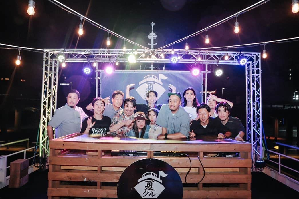 DJ Komoriさんのインスタグラム写真 - (DJ KomoriInstagram)「HARLEM presents  "Apple Pie -R&B SUMMER CRUISE 2023-“ in夏クル 📷 by @cheesy_tats   来てくれたみなさん本当にありがとう！！！  チケットもSoldOutして天気にも恵まれて、おかげで今年は最高のクルージングパーティーになりました✨🙏  Apple Pie DJsもR&Bというテーマがありつつみんなの個性があって、2フロアどの時間帯も盛り上がってました🙌  PARTYの評判もめちゃくちゃ良かったし、みなさんの良き夏の思い出になったと思います⛵️😎  また来年が今から楽しみすぎる！！！  #applepie_rnb #sugarbitz #夏クル #clubharlem #djkomori #cruising #djlife #yokohama #djbooth」8月11日 22時00分 - djkomori