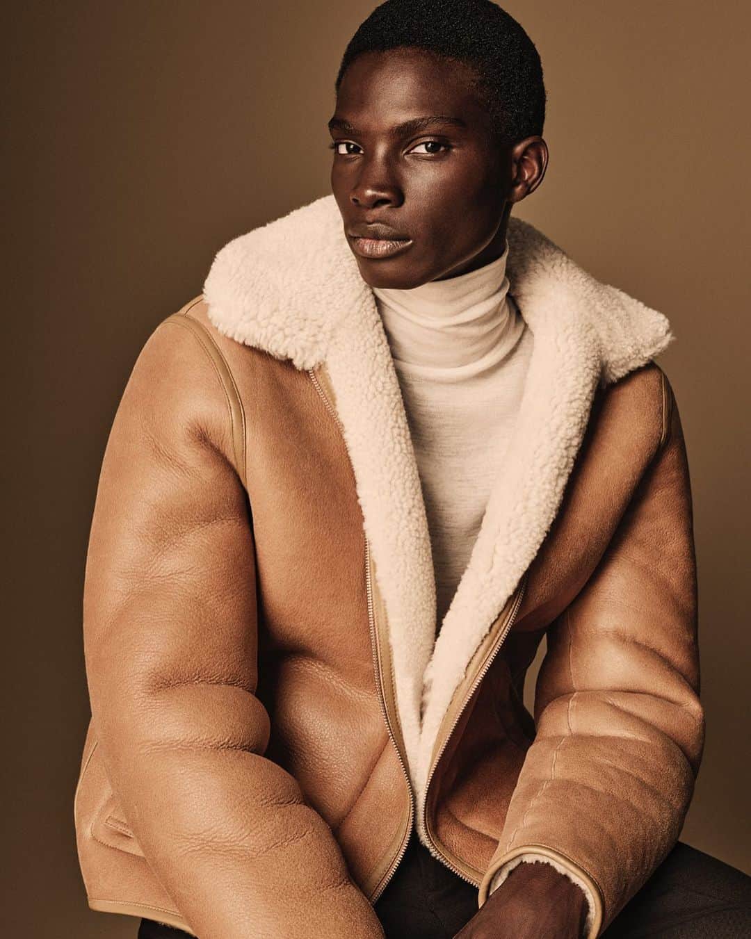 のインスタグラム：「@cosstores  2023 Campaign  #menswear   https://hypebeast.com/2023/8/cos-fall-winter-2023-campaign-will-poulter-kelela-info」