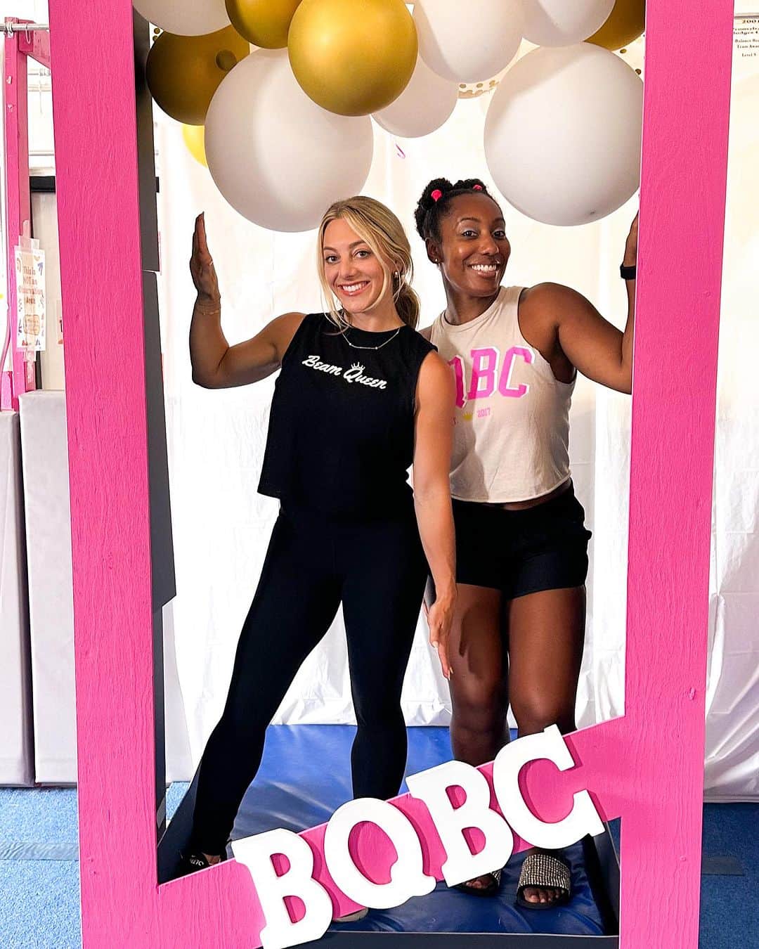 サマンサ・ペスゼックのインスタグラム：「Beam Queen is in her Barbie Era @beamqueenbootcamp 🎀 • 2 more SOLD OUT events this summer! • Annnd we’re making #BQBC history because this is our very first event in Missouri!  __________________________  Storytime:  - The girl in the photo with me (Hi @morgan_jay) was on national team with me and she was on my very first international assignment in Cancun… • I promise the destination sounds more fun than it was, but either way it was a reallyyyy hard trip and we obvi helped each other make it through.  • Sooo, we’ve been friends for awhile and I’m so thankful that Beam Queen gives us a chance to catch up. Also, she’s an amazing coach!  • You guys know I love Beam Queen for many reasons buuuut a big one is curating current and former gymnasts, so they can meet each other, network, and really just have mentors when they finish.  • I love bringing good people together… gymnasts, parents, coaches, you name it! • I’m rereading this laughing bc you guys know I get overly sentimental when Beam Queen szn is almost over! 😂😂 • Basically, TY @flipatspirit for this insane Barbie set up and can’t wait to see you soon Missouri!!!!」