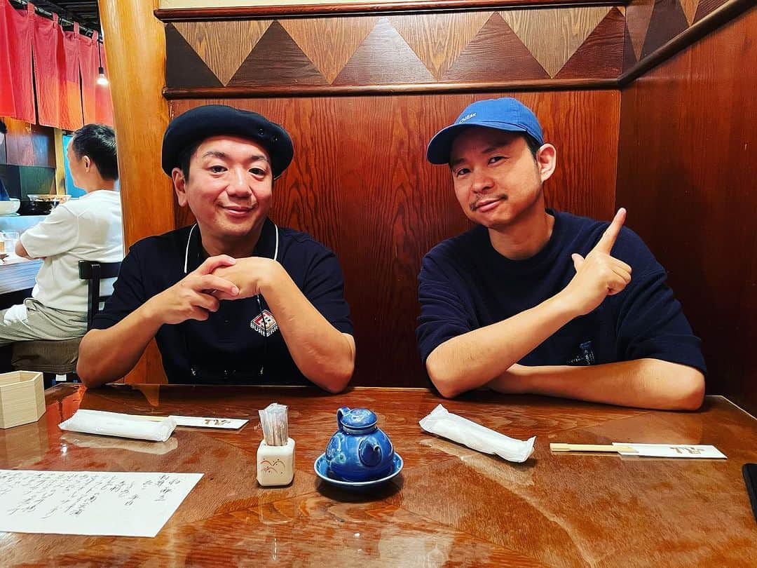 LITTLEのインスタグラム：「熊本来てます。明日、急遽でさがチョムさんと一緒にお昼からラップします。招待制だけどDMくれたらせっかくだから観てもらいたいな。新市街の新しいカフェです✨」