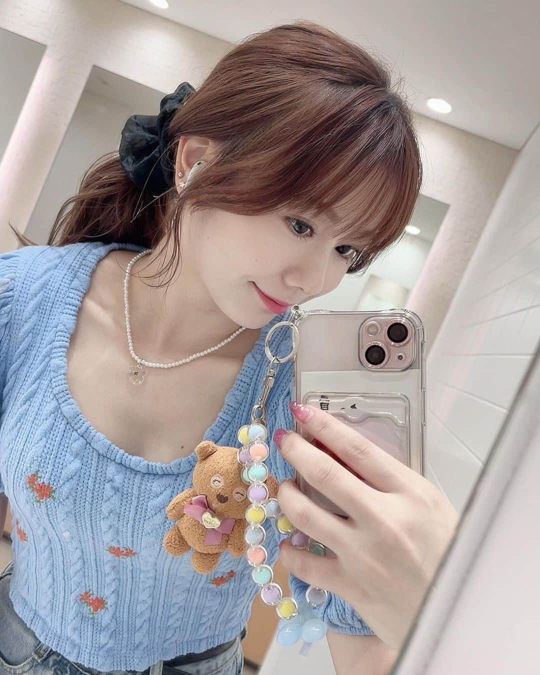 松本慈子のインスタグラム：「* ガチャガチャしてる感が可愛い🧸🌼🩵 1週間おちかれさまでした！」
