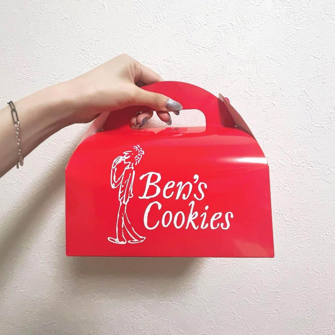 秦はるかさんのインスタグラム写真 - (秦はるかInstagram)「Ben's Cookiesやっと行けた🍪 しっとり系で美味しい、幸せ☺︎」8月11日 22時42分 - _hataharuka_