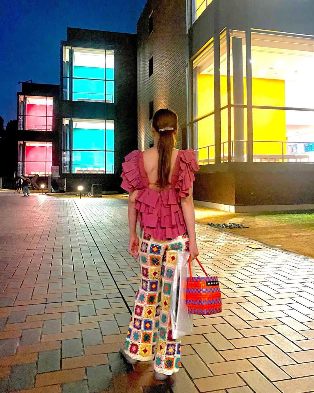 濱内奈々子のインスタグラム：「#nanakoootd ❤️💚💛」