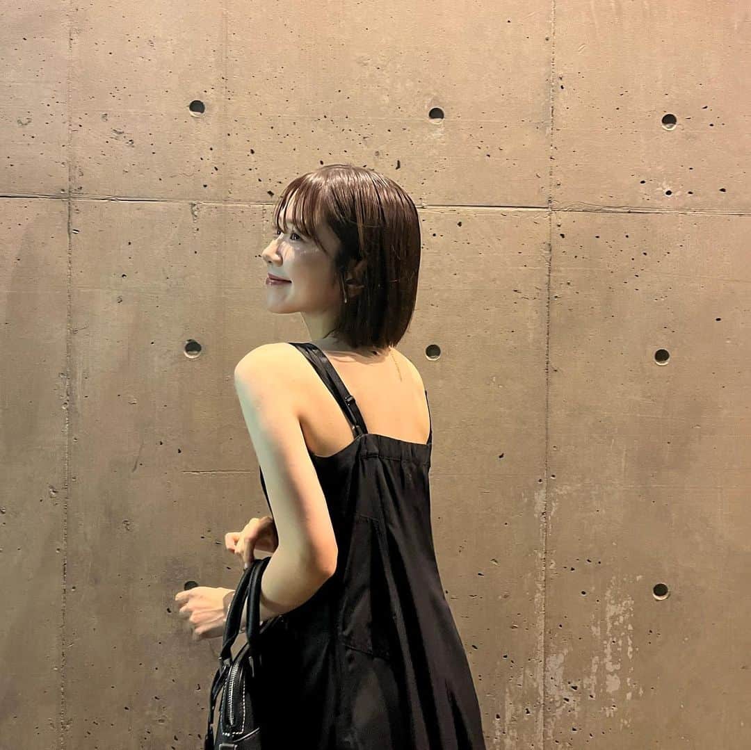 鈴木彩夏のインスタグラム：「🖤  , , , #instagood #instagram #fyp #fypシ #ボブ」