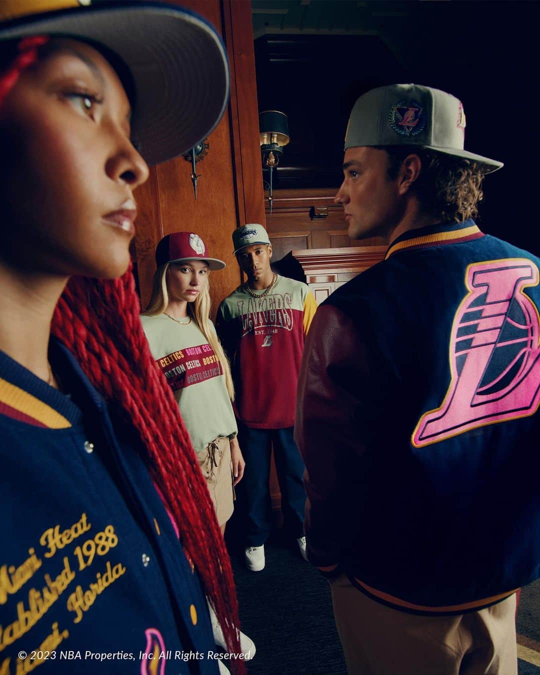 ニューエラ・キャップのインスタグラム：「It’s never too early to gear up for fall. Get ready with the NBA Colorpack collection, featuring select teams in a variety of headwear and men’s and women’s apparel.」