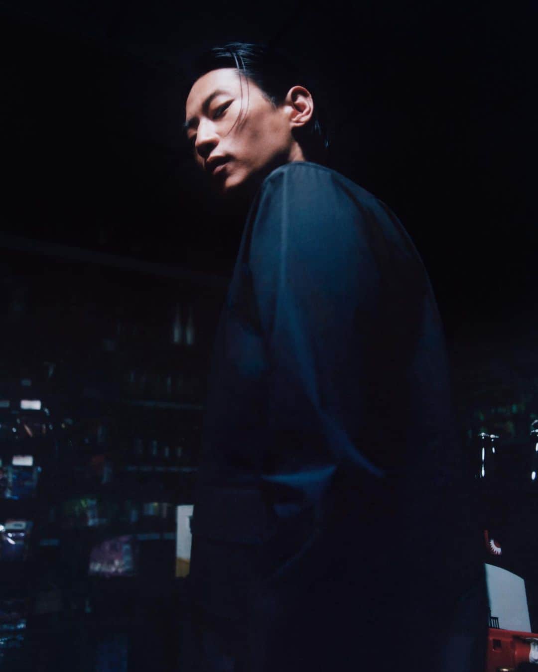 ワイスリーのインスタグラム：「@900kjuke​ Lensed by @1engua and @thyagosainte, Neukölln, Berlin, 2023.​  Tobias is a Korean-born producer and DJ under the​ alias Why Be. Drawing on a mix of Ballroom, Rap,​ Grime and Noise with unyielding transitions, Tobias is​ one of Berlin’s newest musical forces. ​  Chapter 3, FW23​  #adidas #Y3 #YohjiYamamoto」