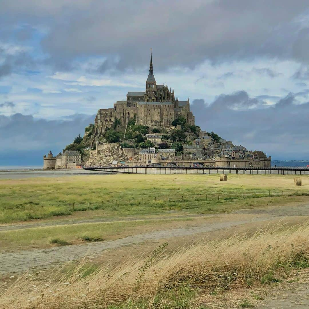 バウエルジゼル愛華さんのインスタグラム写真 - (バウエルジゼル愛華Instagram)「⚜️mont saint michel🇫🇷   #montsaintmichel #pontorson #france」8月11日 23時03分 - giselle_aika