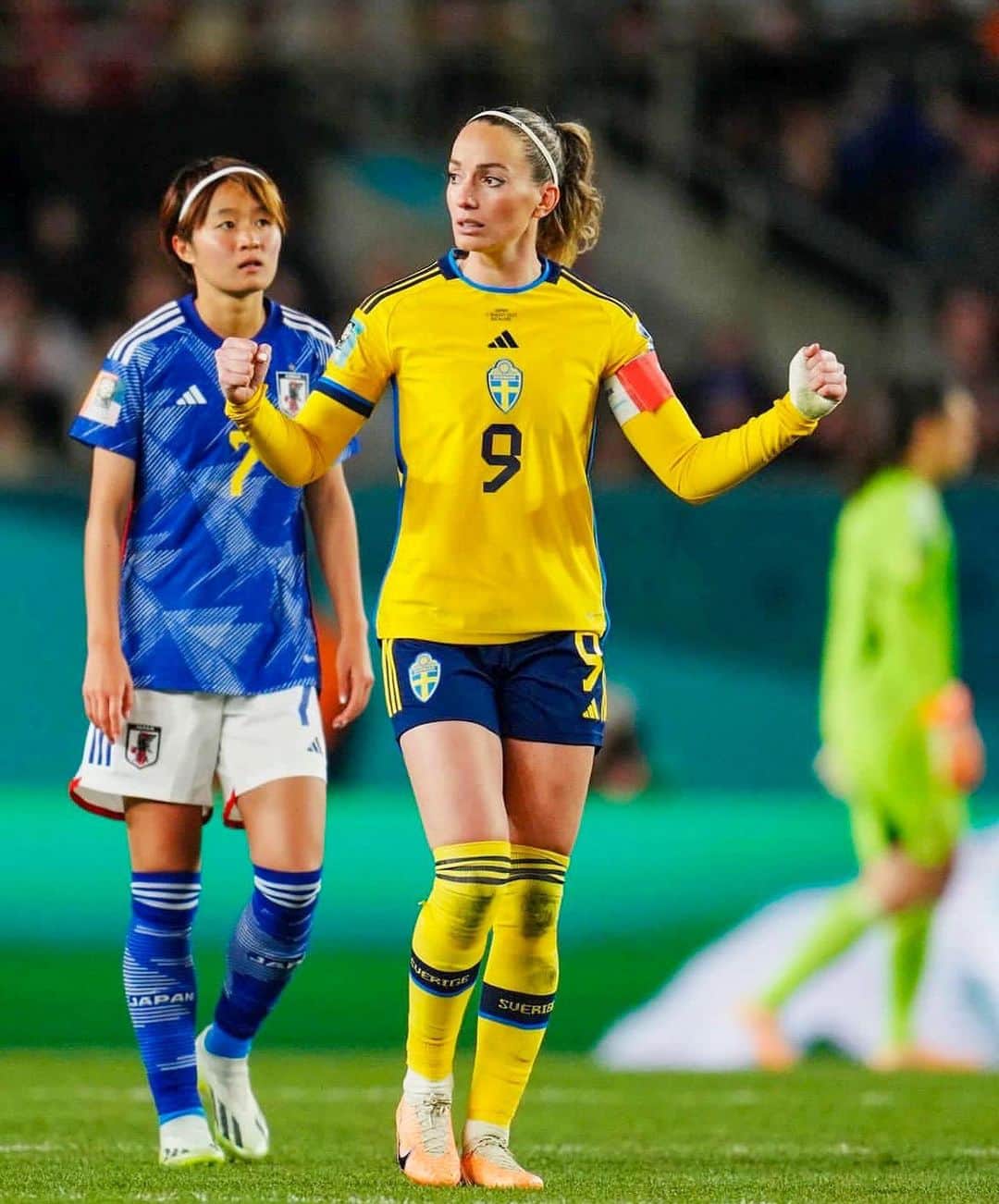のインスタグラム：「So proud of this team, through to the semis we go ❤️‍🔥🇸🇪」