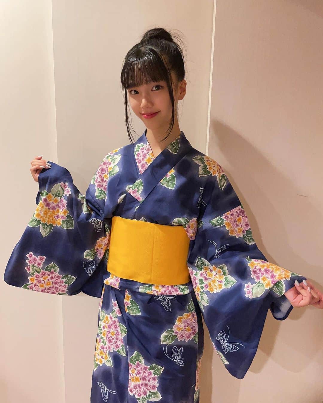 北島澪のインスタグラム：「✨✨✨✨✨✨✨✨✨✨✨✨  お祭り行く⁉️🏮👘︎💕︎  ✨✨✨✨✨✨✨✨✨✨✨✨   #japankidsfashionweek   #jkfw   #jkfwマイコーデ   #インスタキッズ   #キッズモデル   #ジュニアモデル   #浴衣   #yukata   #夢アドシトロン   #北島澪」