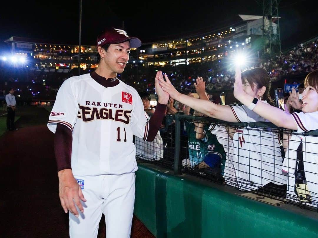 東北楽天ゴールデンイーグルスさんのインスタグラム写真 - (東北楽天ゴールデンイーグルスInstagram)「⚾️  ⚾️E 5-0 B⚾️  岸選手が9回108球5安打無失点6奪三振で5勝目‼️‼️ 圧巻のピッチングで2シーズンぶりの完封勝利✨✨✨ 打っては阿部選手が先制2号ソロを含む4安打2打点🔥🔥 鈴木大地選手は6回に代打で出場し4号2ラン👏🏼👏🏼 さらに小郷選手がタイムリー2ベースなど2安打1打点😆 遅くまで応援ありがとうございました‼️‼️  #鷲が掴む #rakuteneagles  #岸孝之  #炭谷銀仁朗 #阿部寿樹 #鈴木大地 #小郷裕哉」8月11日 23時32分 - rakuten_eagles