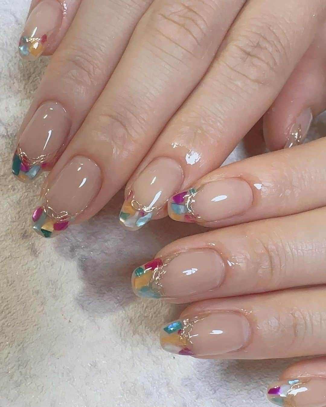 香織さんのインスタグラム写真 - (香織Instagram)「クリア感とキラキラ感が夏らしくて可愛い✨  #nail#nails#シェルネイル#夏ネイル#アクセサリーネイル#ニュアンスネイル#大阪ネイルサロン#岸和田ネイルサロン」8月11日 23時39分 - kaorin47