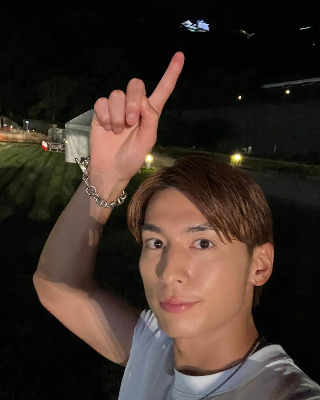 小見山直人 のインスタグラム：「🙋‍♂️✨  松山野球拳おどり2日目ありがとうございました👏✨ 会場でBaseball-Danceが流れて踊ってくれる人がたくさんいて改めて本当に嬉しい気持ちでいっぱいになりました🥹✨  明日も盛り上がりましょう✨ 明日はlolでのライブもあるので楽しみにしててください😊」