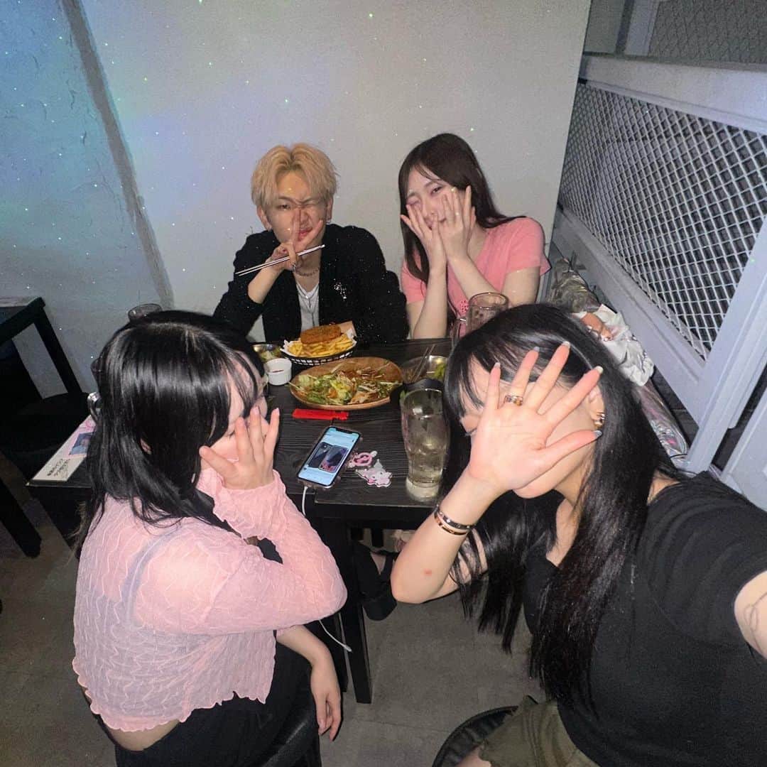仲本莉絵瑠のインスタグラム：「結論友達と遊んでたらなんでも良い👍🏻⭐️」